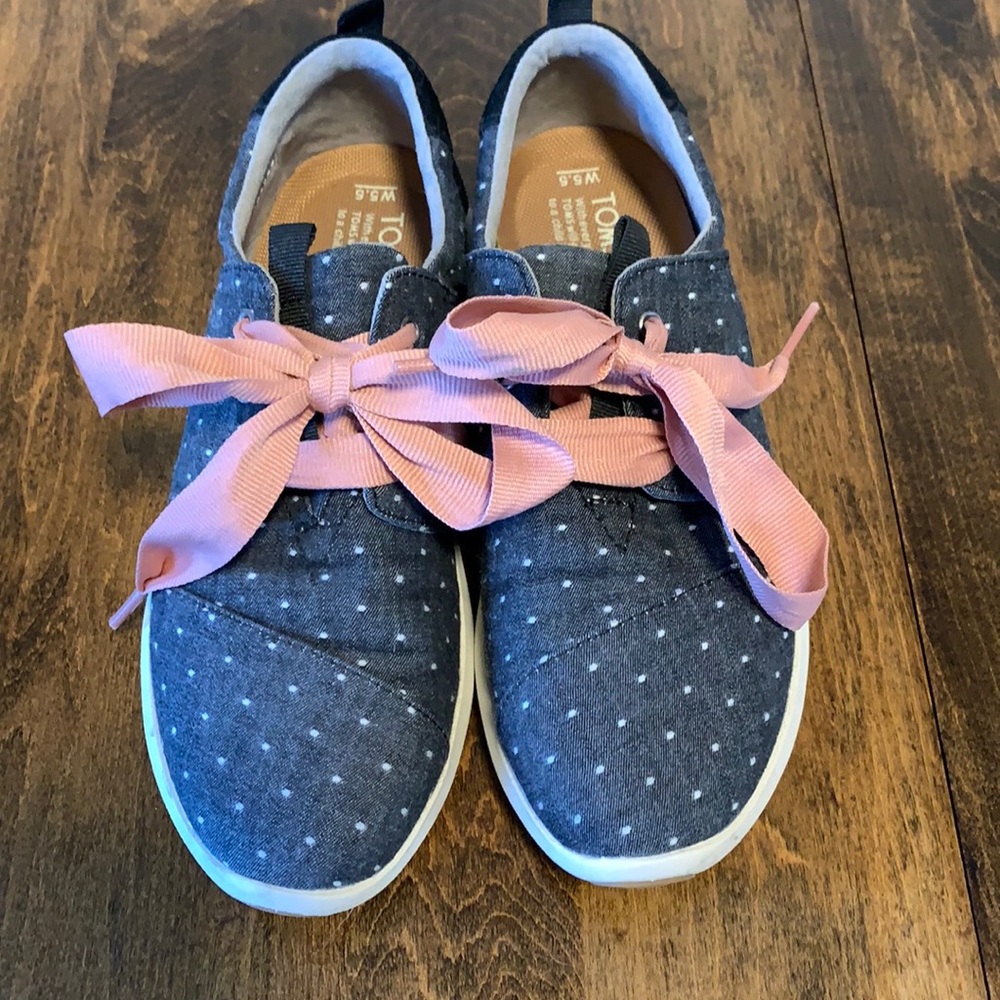 Toms Del Rey polka dot ribbon sneakers.